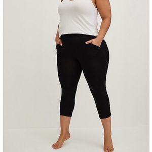 Torrid black RELAXED CROP SLEEP PANT
